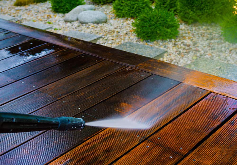 Because of the effect pollen and rain have together, it is recommended that you clean the deck shortly after pollen has begun to fall and once again after it has finished.